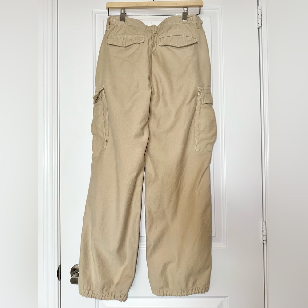 Aritzia TNA Surplus Division Supply Cargo Pants in beige, size 4 - Picture 8 of 15